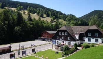 Ve Velké Úpě zbourají původní domy a postaví apartmány, místní si zoufají