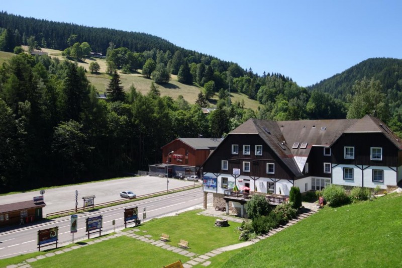 Ve Velké Úpě zbourají původní domy a postaví apartmány, místní si zoufají